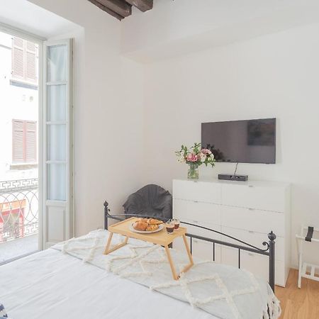 Independence Apartment With Balcony By Rent All Como Exterior photo