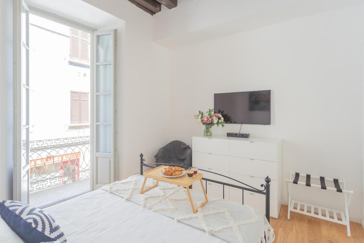 Independence Apartment With Balcony By Rent All Como Exterior photo