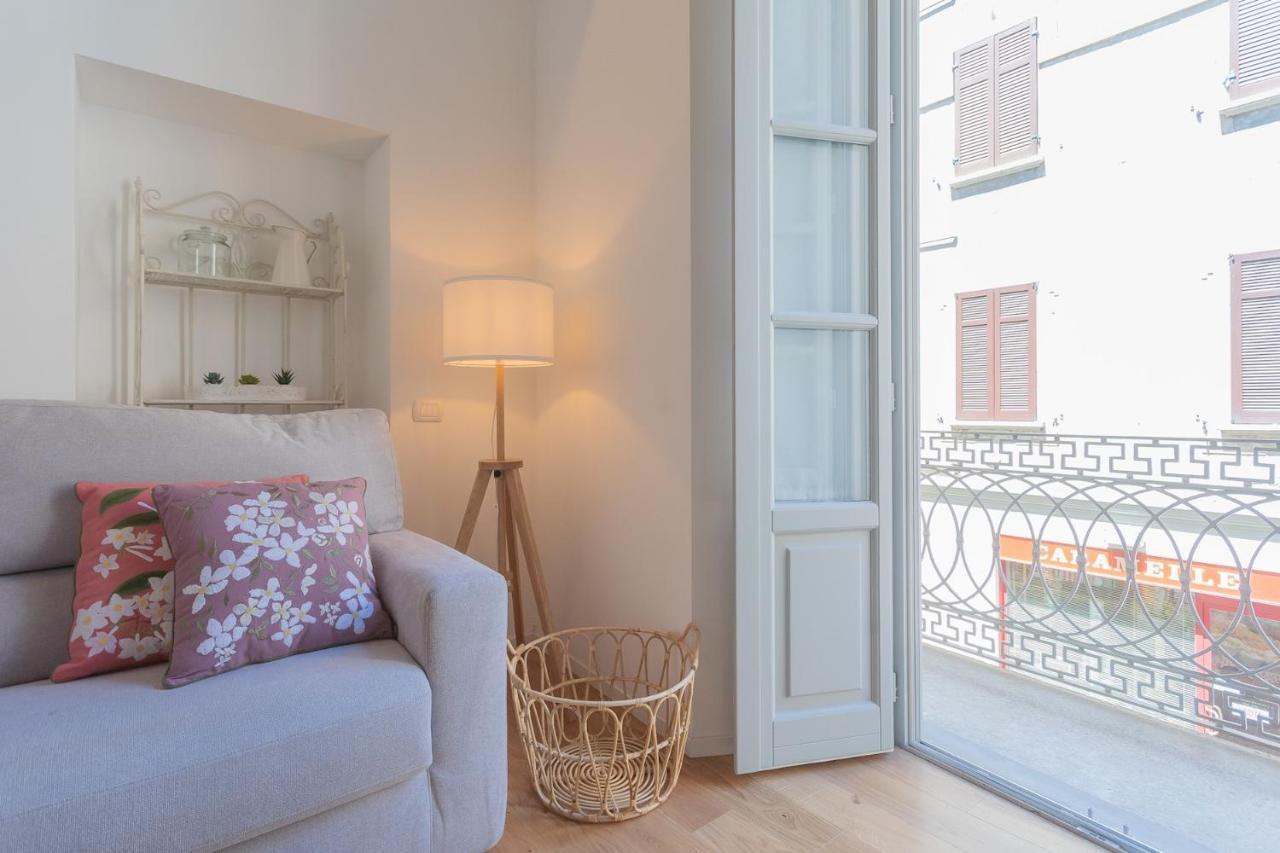 Independence Apartment With Balcony By Rent All Como Exterior photo
